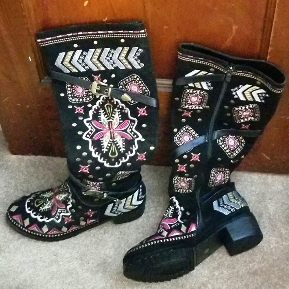 Embroidered boots, new never worn.